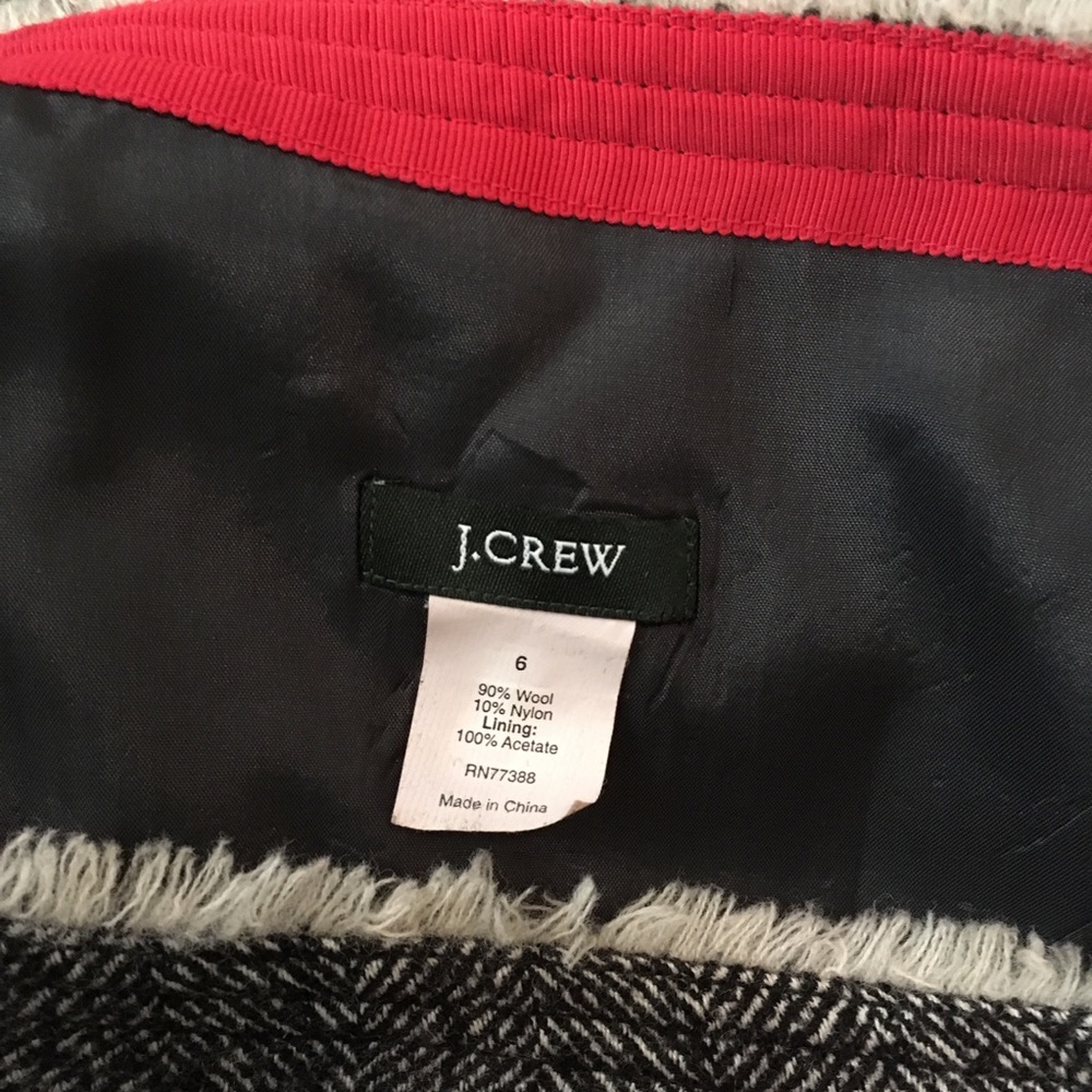 J. Crew Herringbone Tweed Miniskirt, Size 6 - Picture 4 of 4